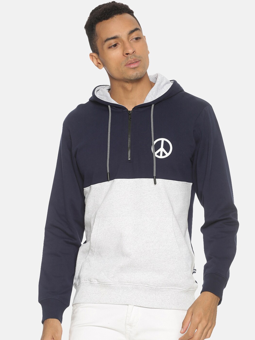 

Chennis Men Navy Blue Colourblocked Hooded Sweatshirt