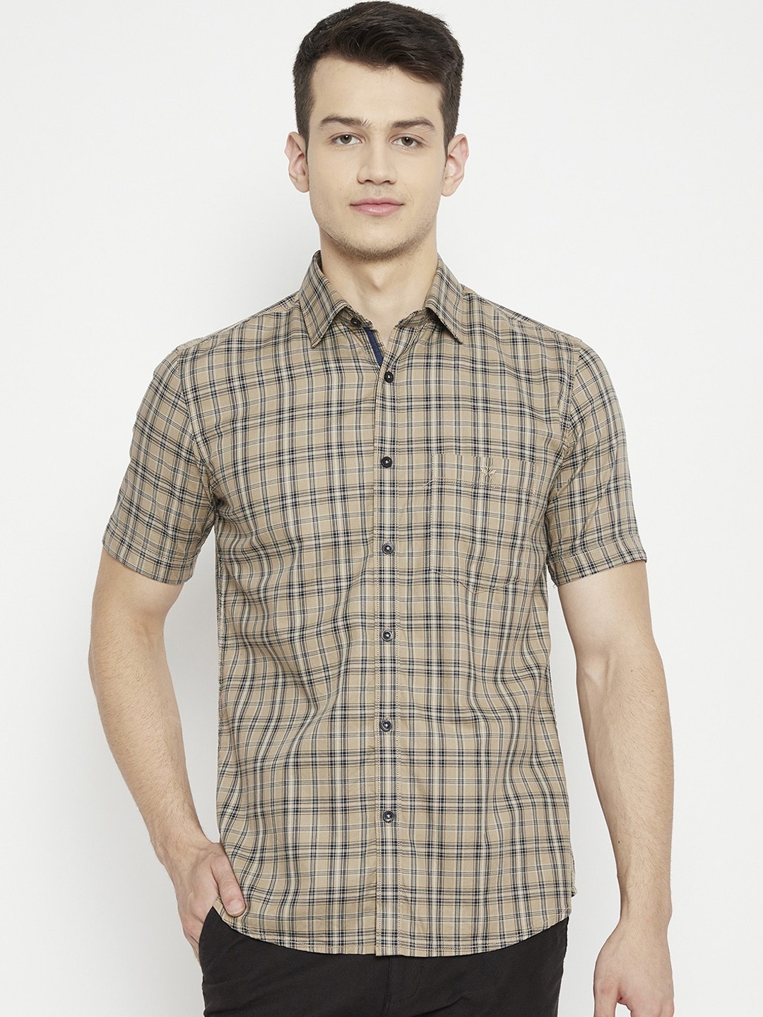 

Crimsoune Club Men Beige & Black Slim Fit Opaque Checked Pure Cotton Casual Shirt