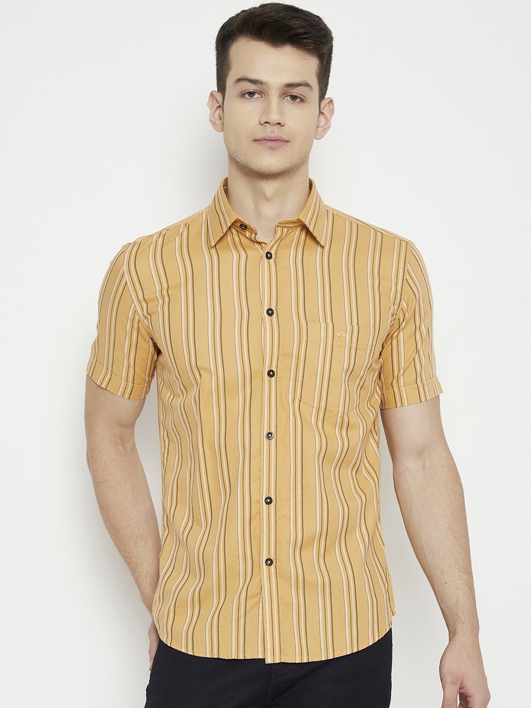 

Crimsoune Club Men Yellow & Black Slim Fit Opaque Striped Pure Cotton Casual Shirt