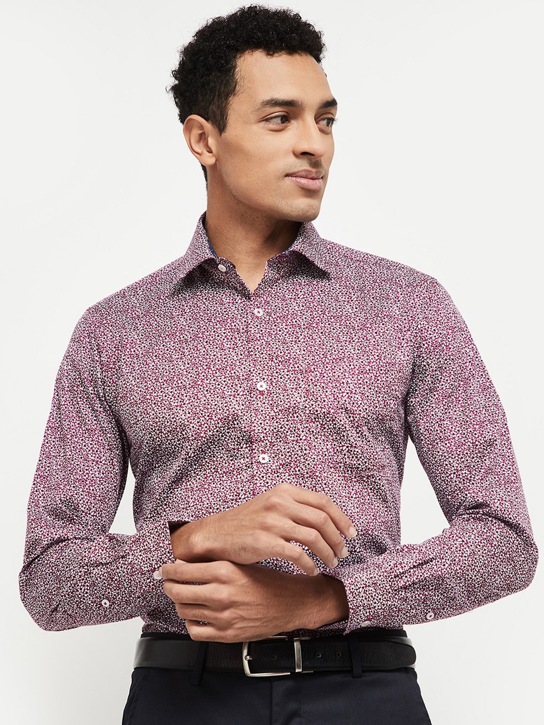 

max Men Burgundy & Slim Fit Opaque Printed Pure Cotton Formal Shirt