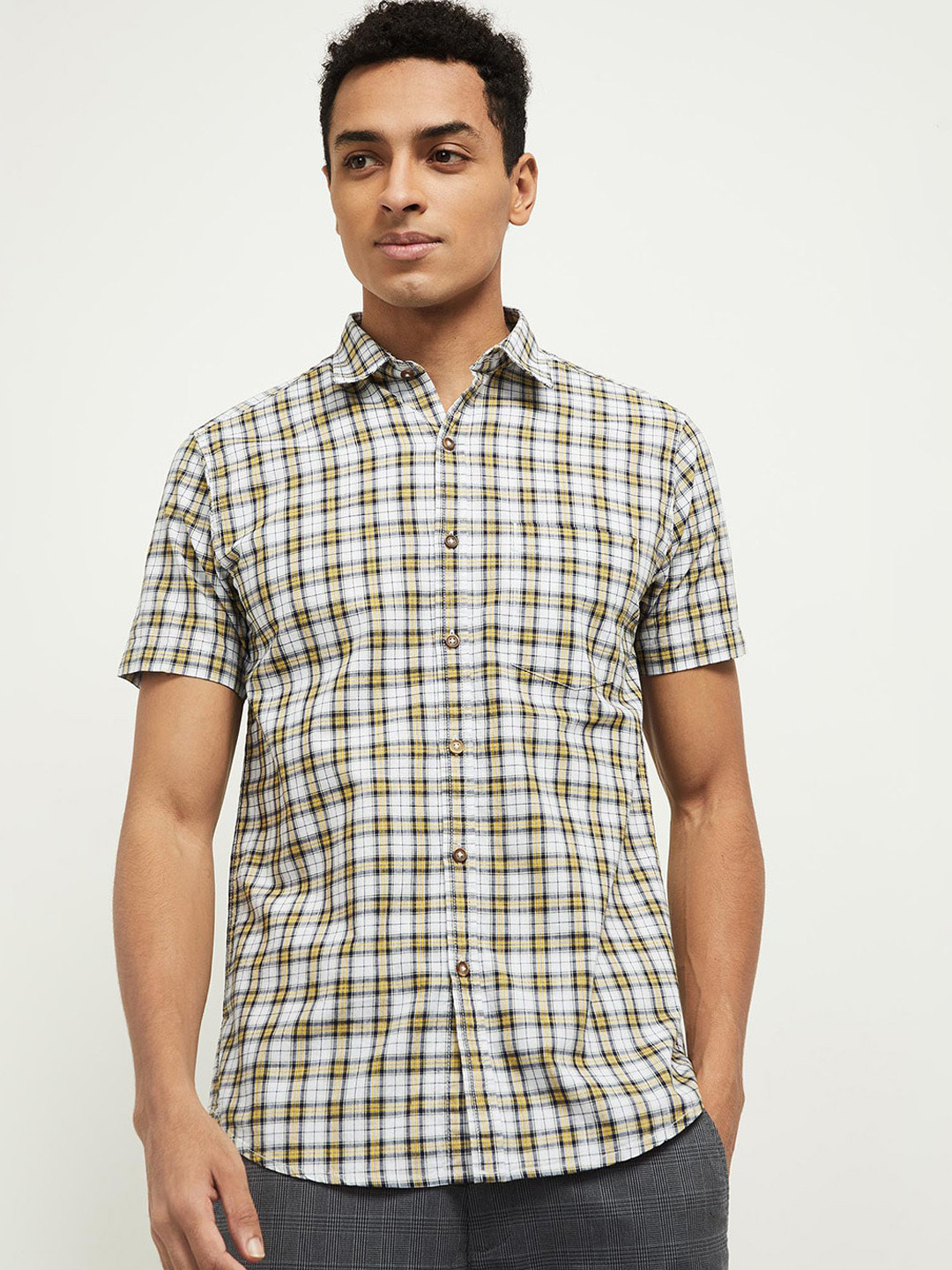 

max Men White & Yellow Slim Fit Opaque Checked Pure Cotton Casual Shirt