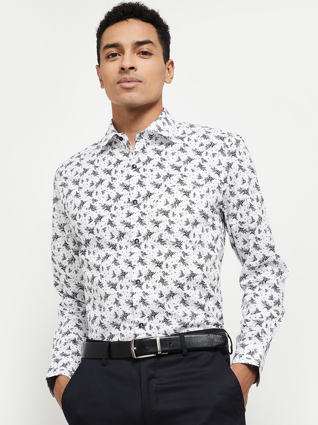 

max Men White & Black Slim Fit Opaque Printed Pure Cotton Formal Shirt