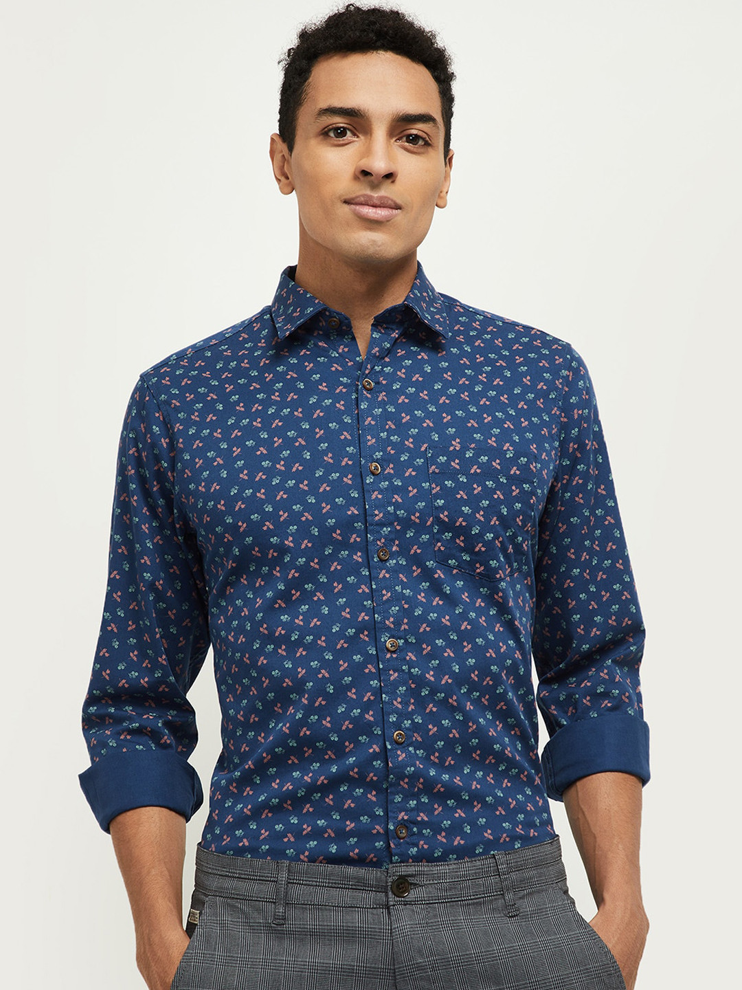 

max Men Blue & Pink Opaque Printed Pure Cotton Casual Shirt