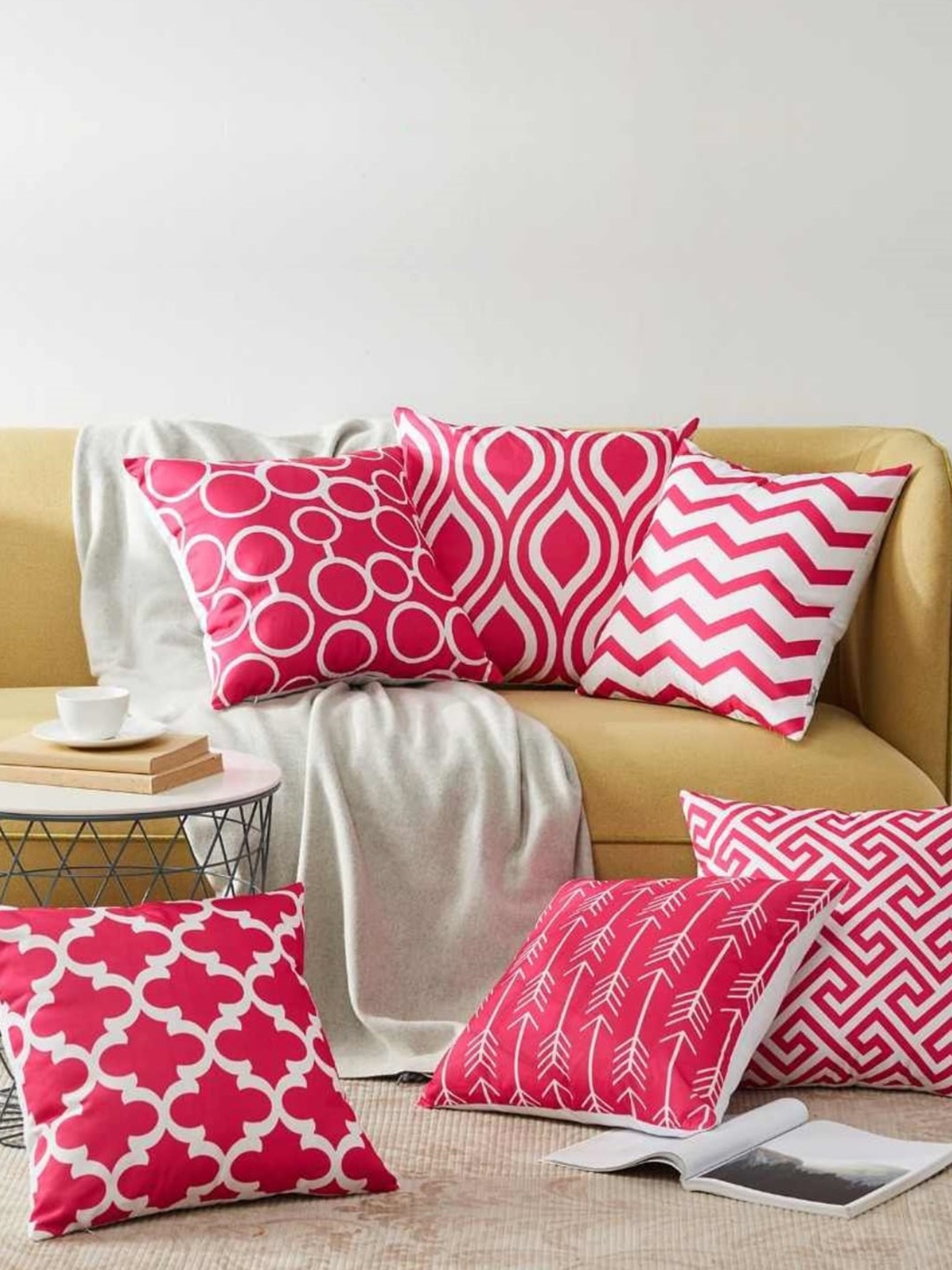 

MODERN HOMES Pink Set of 6 Geometric Cushion Covers