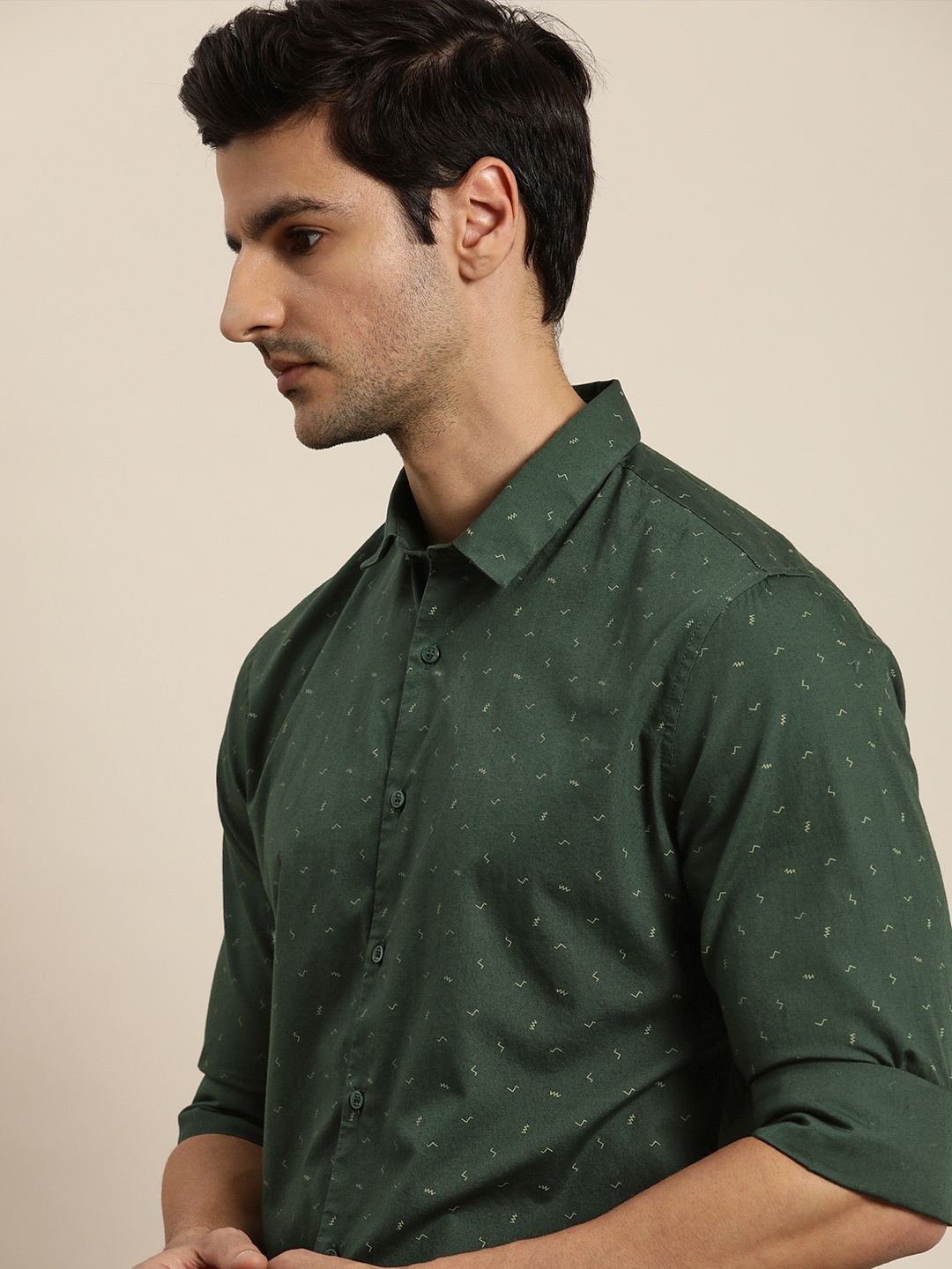 

ether Men Green Opaque Printed Pure Cotton Casual Shirt