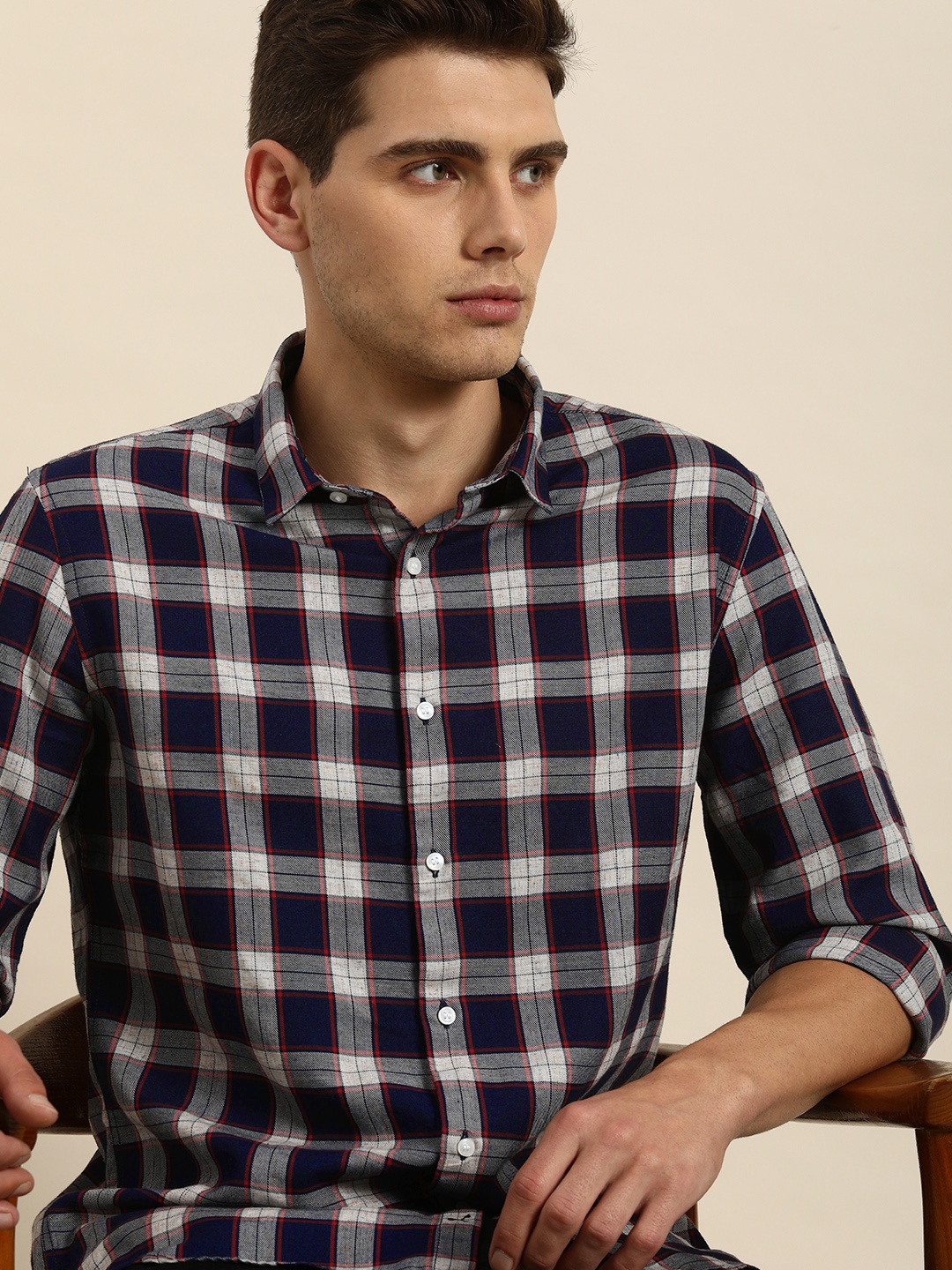 

ether Men Navy Blue & White Checked Casual Shirt