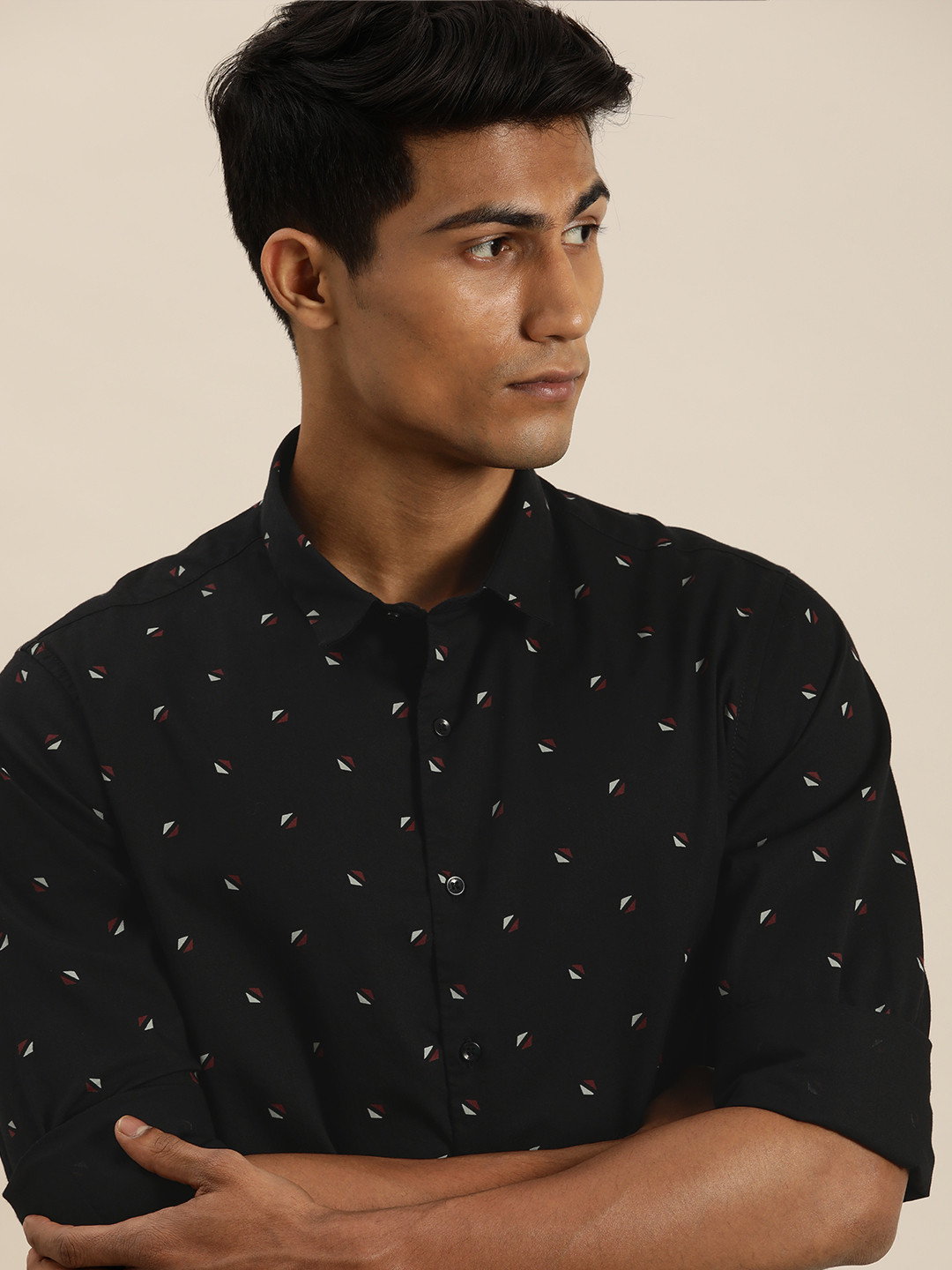 

ether Men Black Opaque Printed Pure Cotton Casual Shirt