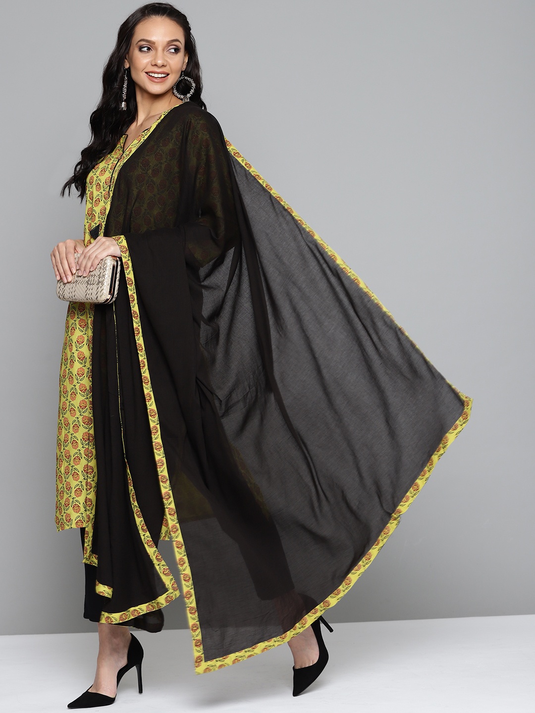 

HERE&NOW Women Olive Green & Black Ethnic Motifs Printed Kurta with Trousers & Dupatta