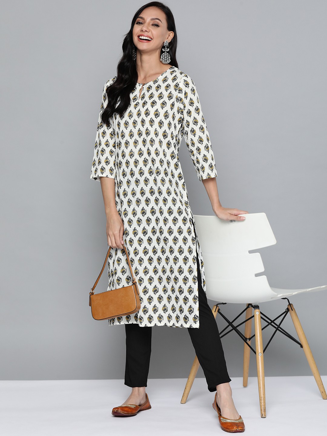 

HERE&NOW Women White & Black Ethnic Motifs Printed Regular Kurta with Trousers