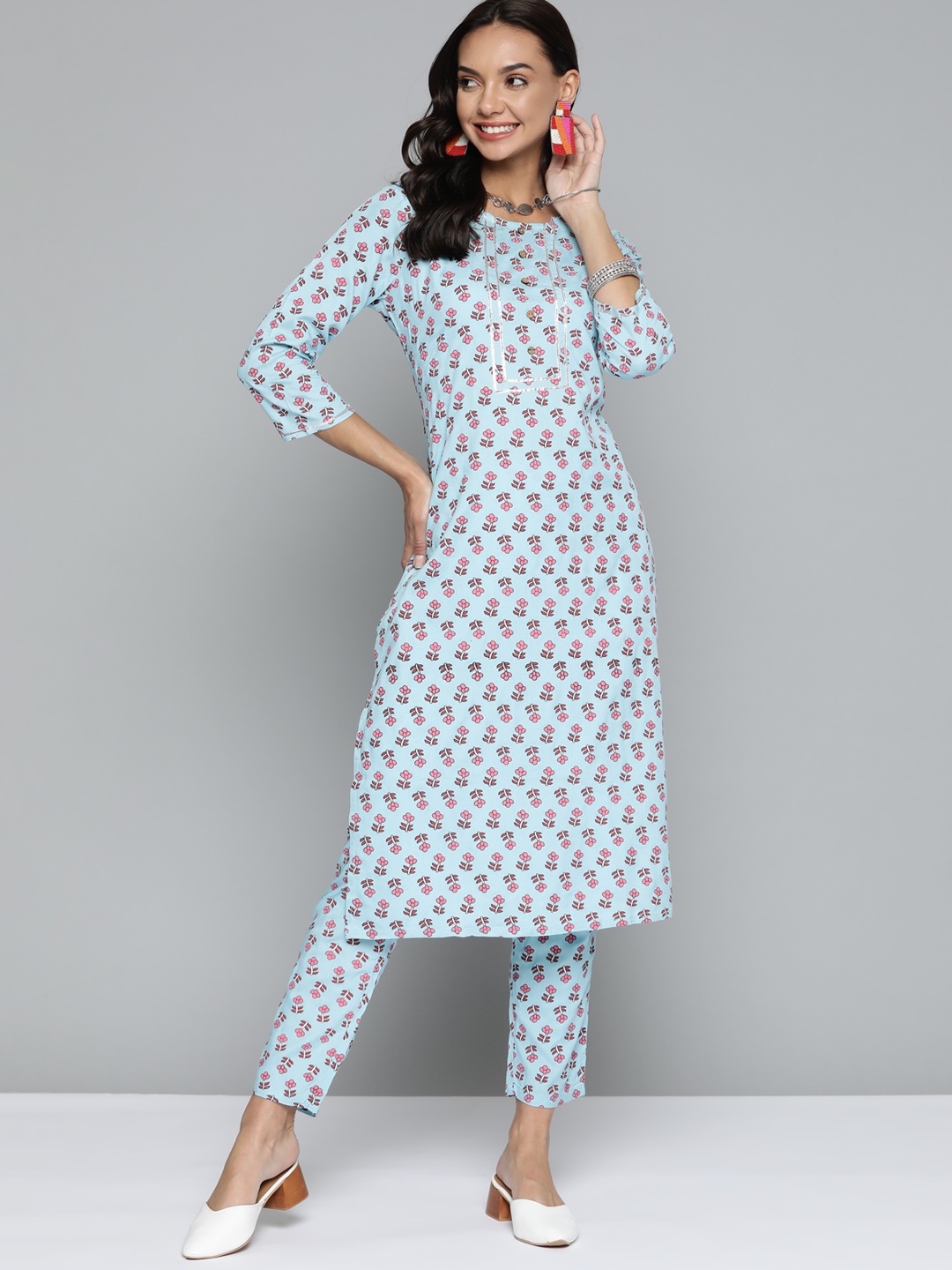 

HERE&NOW Women Blue & Pink Floral Print Gotta Patti Kurta with Trousers