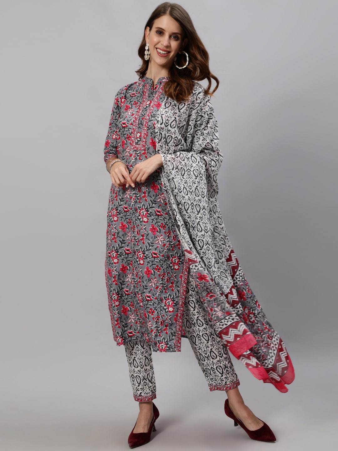 

Anubhutee Women Grey & Pink Floral Printed Regular Kurta With Trousers & Dupatta