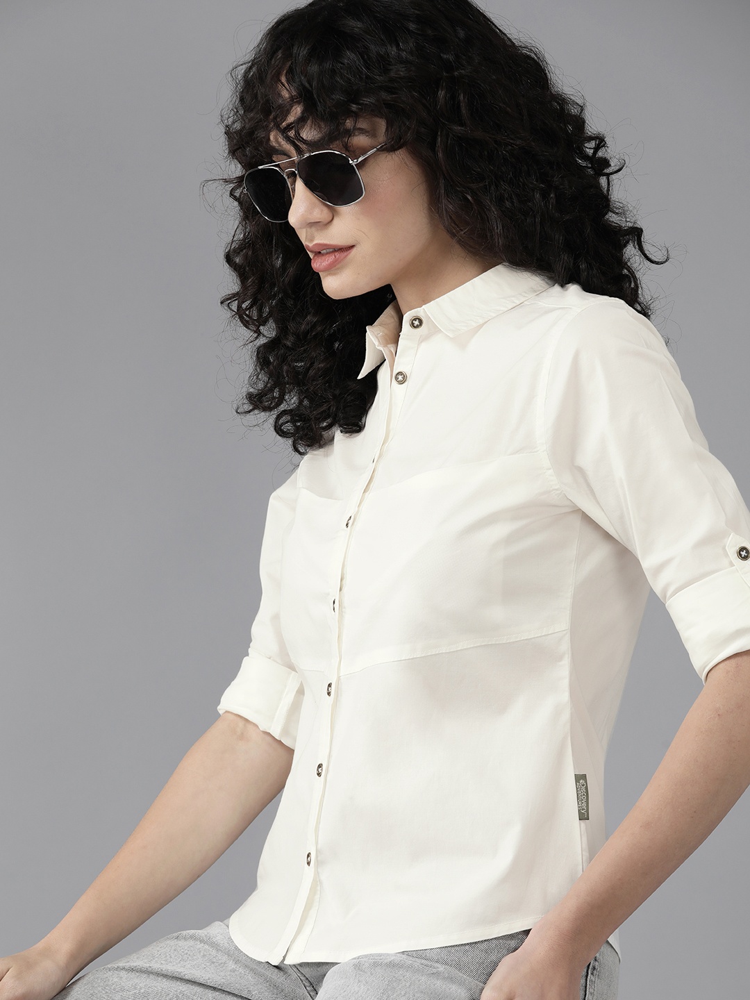

The Roadster Lifestyle Co. Women White Solid Roll-Up Sleeves Casual Shirt