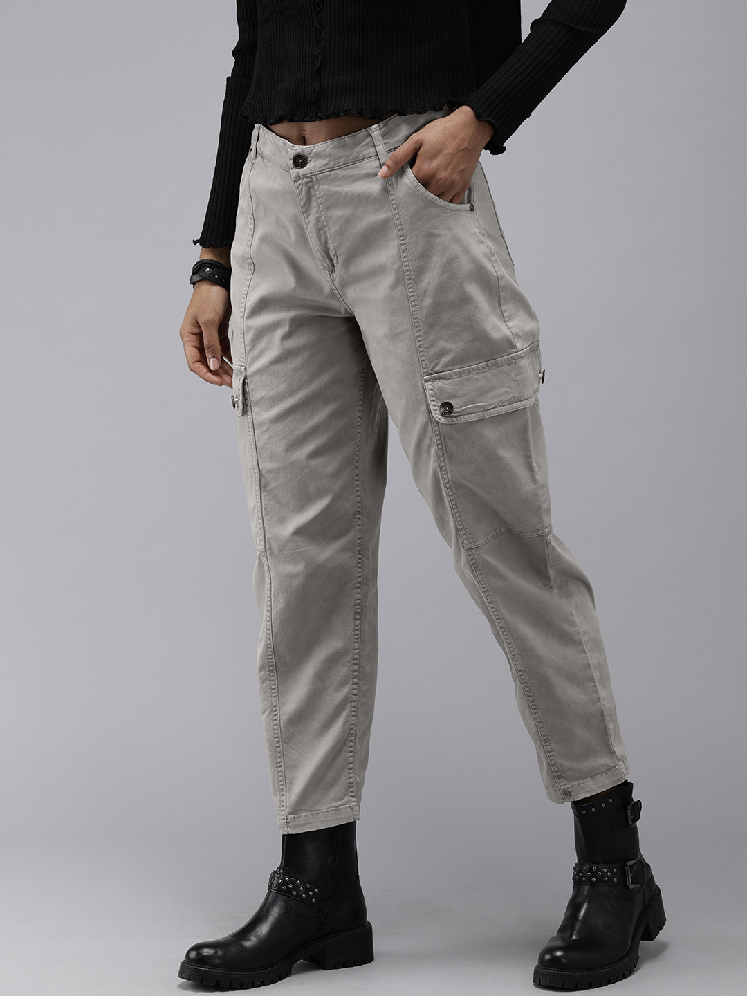 

Roadster Women Grey Solid Cargos Trousers