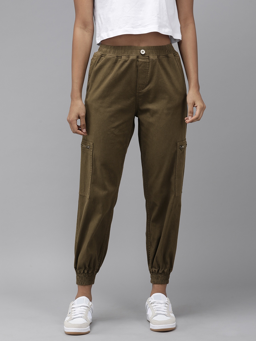 

Roadster Women Olive Green Solid Regular Fit Mid-Rise Joggers