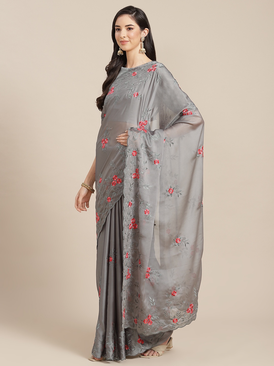 

RAJGRANTH Grey Floral Embroidered Georgette Saree