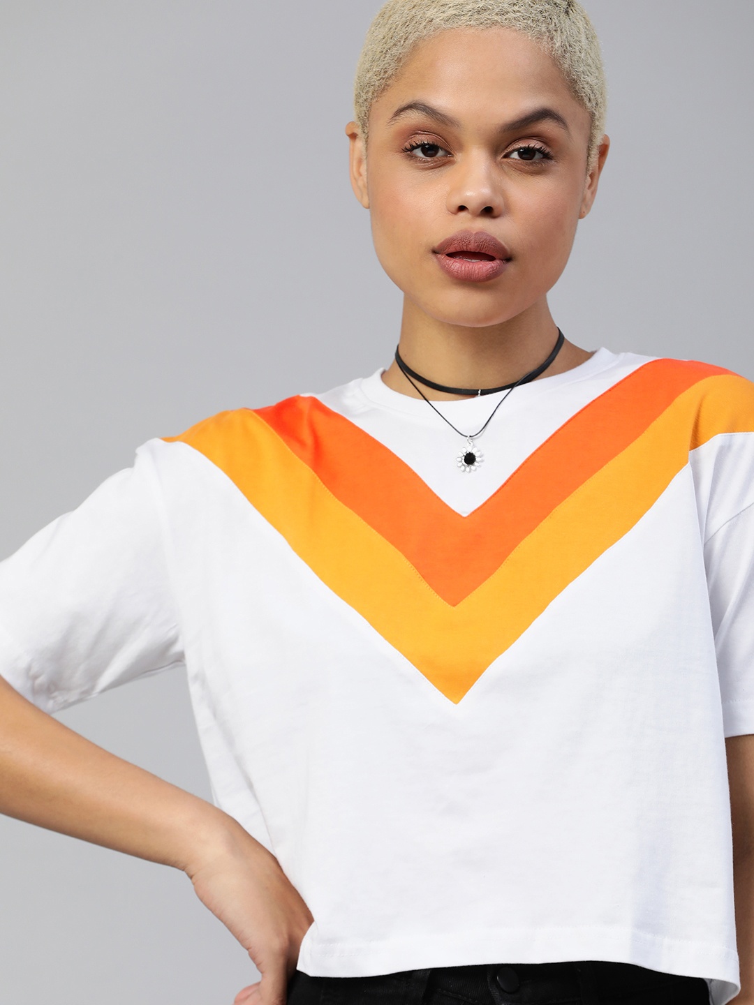 

JUNEBERRY White Colourblocked Crop Top