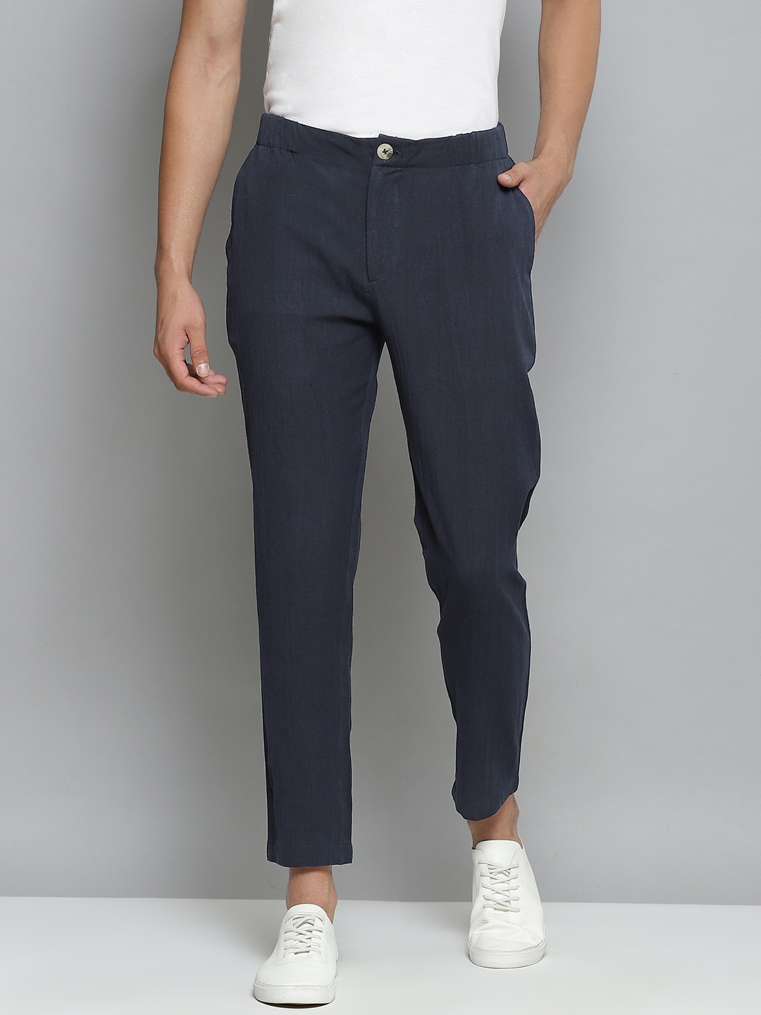 

DENNISON Men Navy Blue Relaxed Tapered Fit Easy Wash Trousers