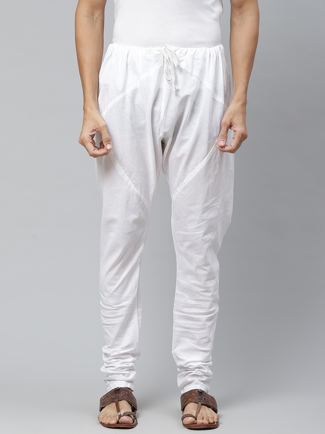 

MANQ Men White Solid Churidar Pyjama