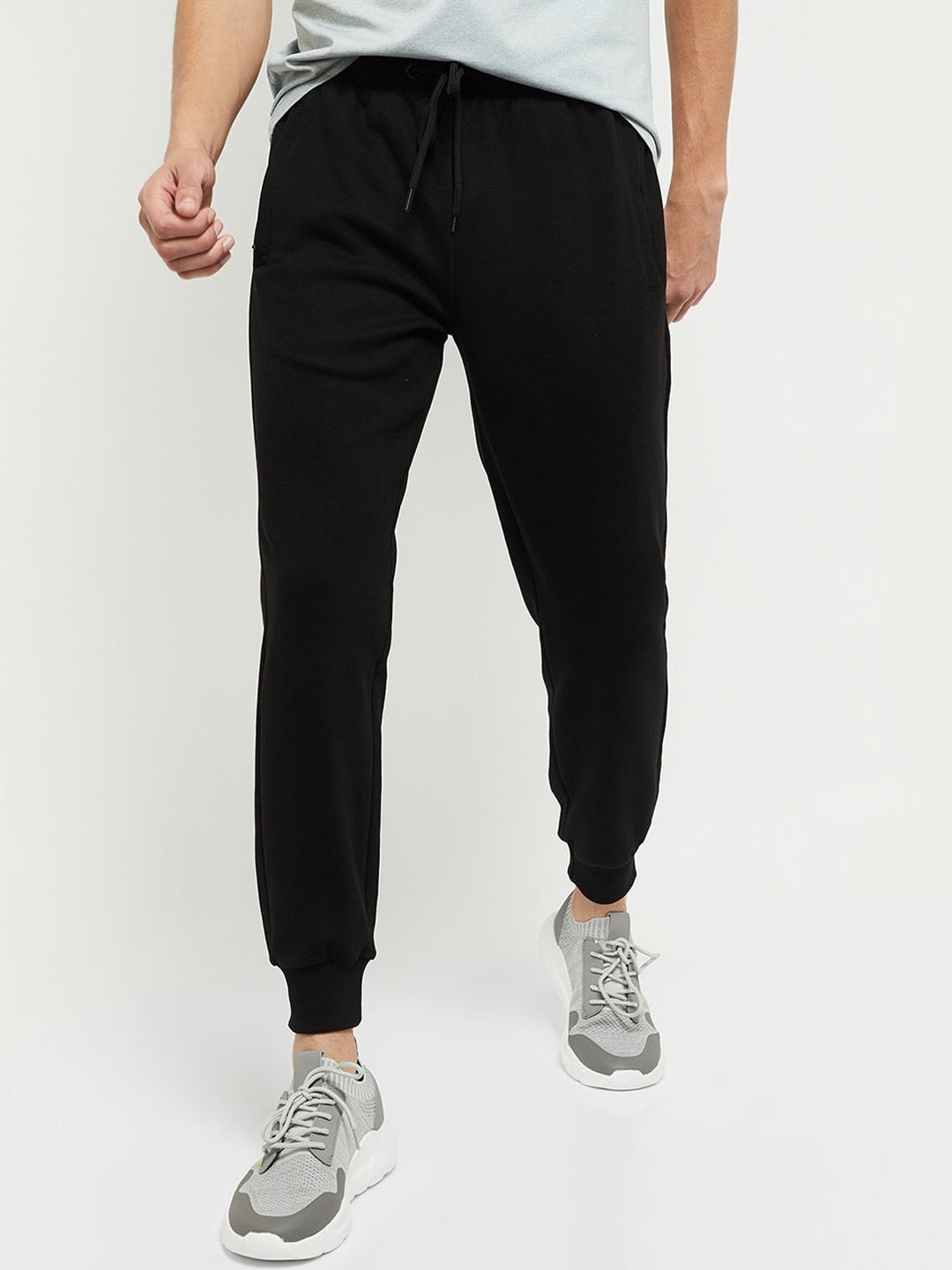 

max Men Black Solid Cotton Joggers
