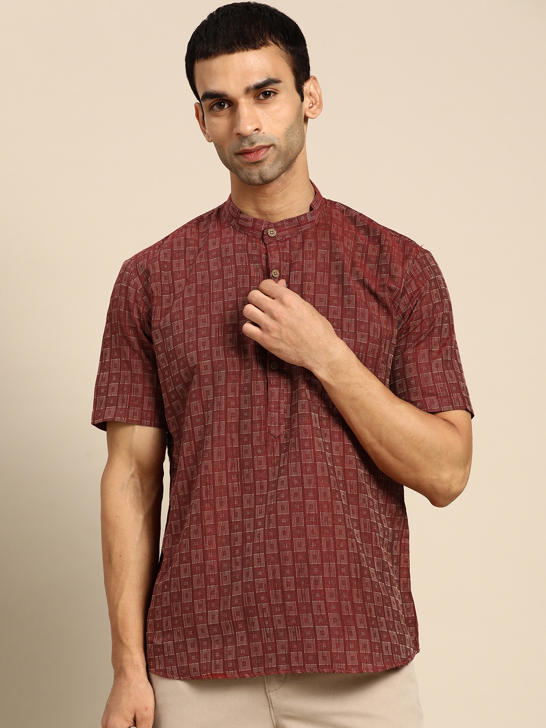 

RAJUBHAI HARGOVINDAS Men Maroon Checked Handloom Kurta