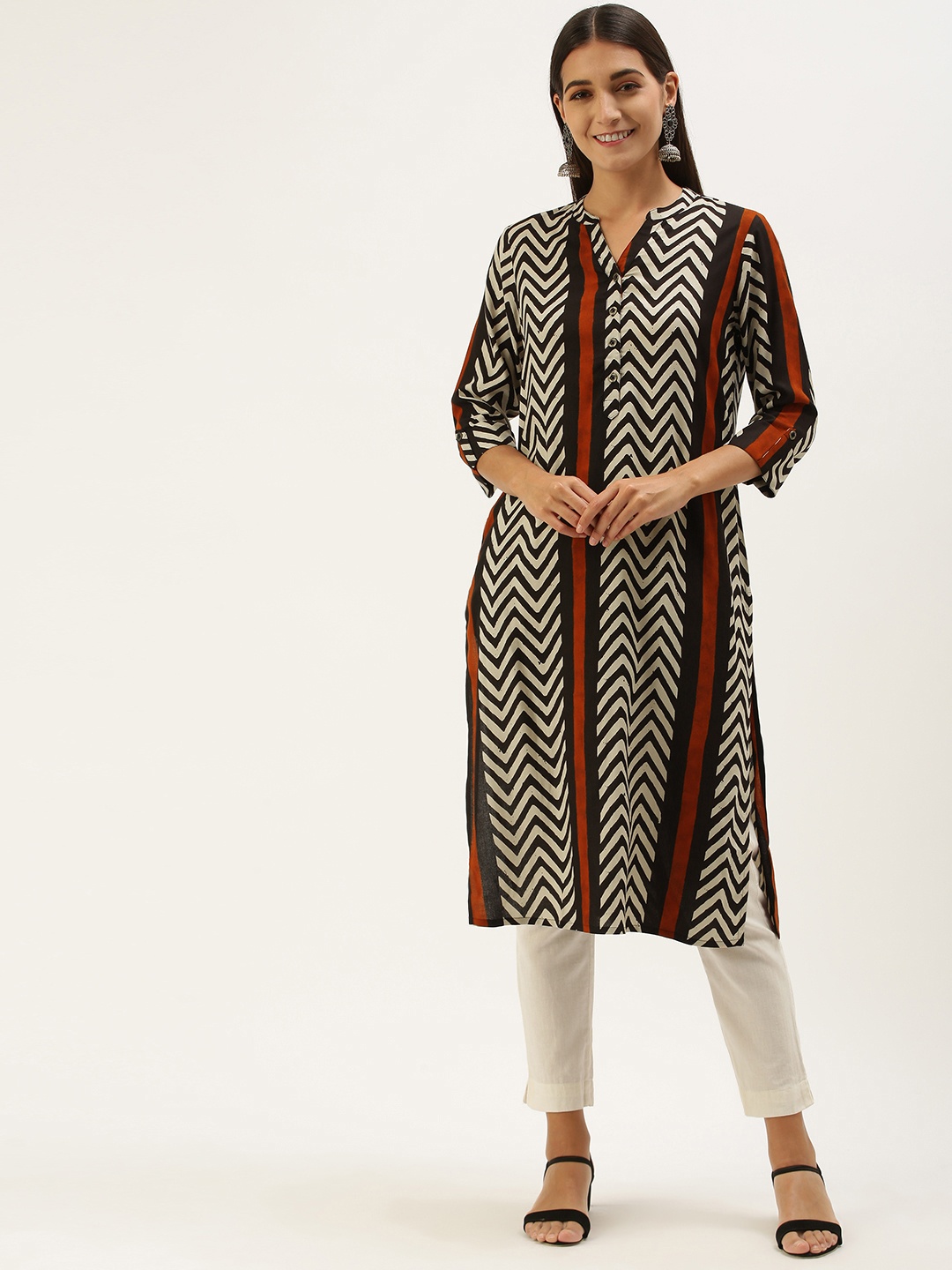 

AMUKTI Women Black & Beige Chevron Printed Kurta
