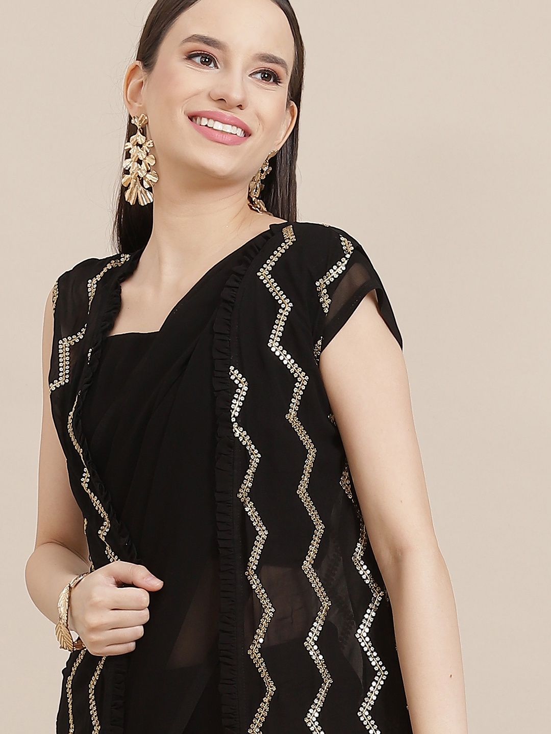 

Inddus Black & Golden Solid Saree with Sequinned Ethnic Jacket