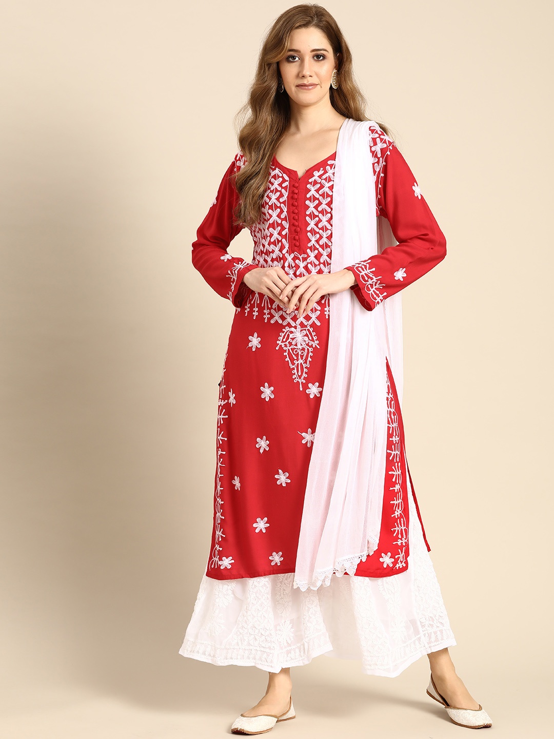 

Saadgi Women Red Floral Embroidered Regular Thread Work Kurta with Palazzos & With Dupatta