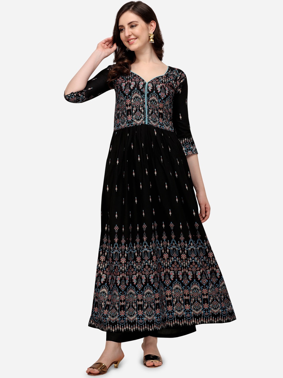 

SAADHVI Women Black Ethnic Motifs Printed Regular Kurta with Palazzos