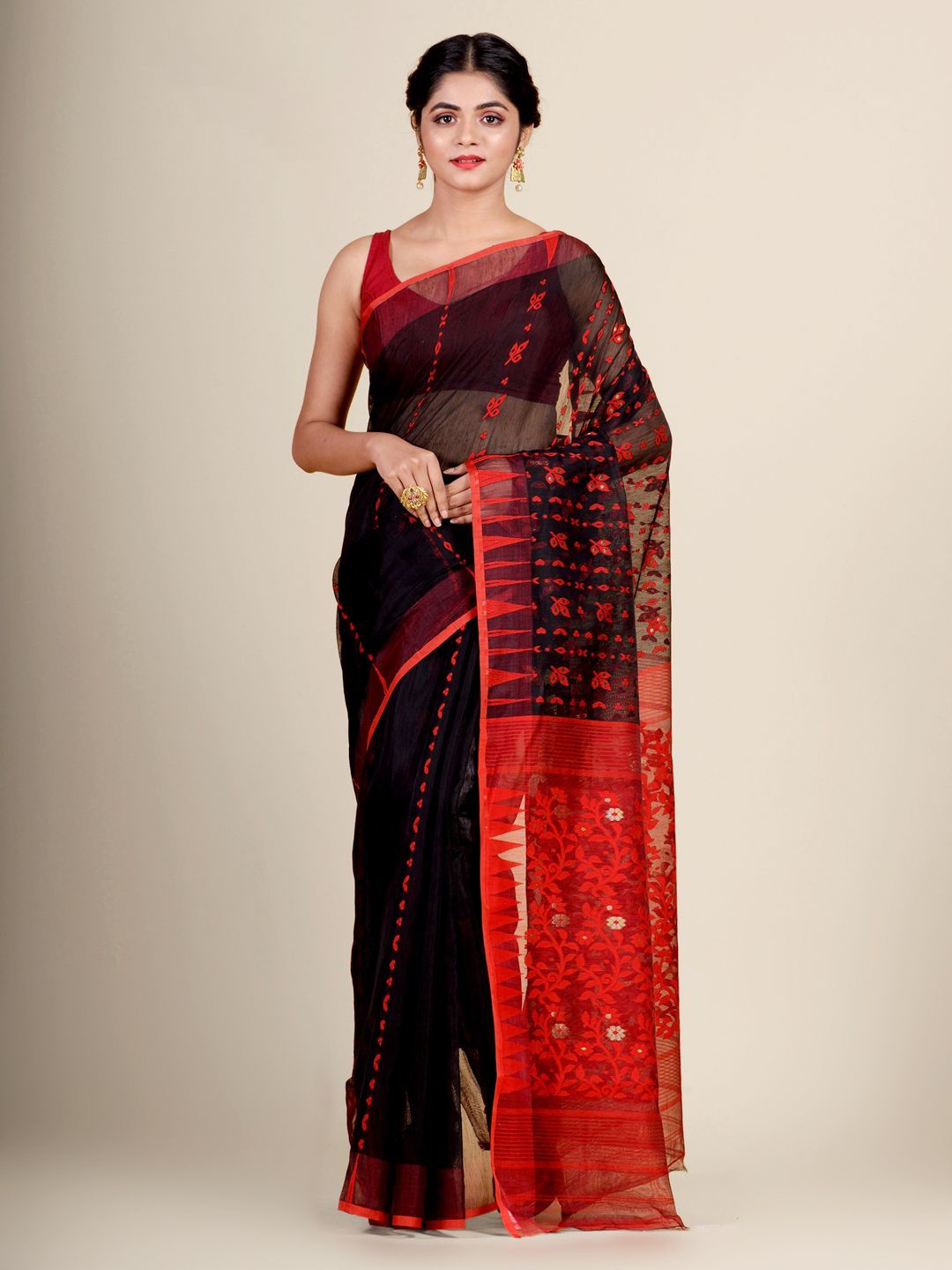 

Charukriti Black & Red Woven Design Silk Cotton Jamdani Saree