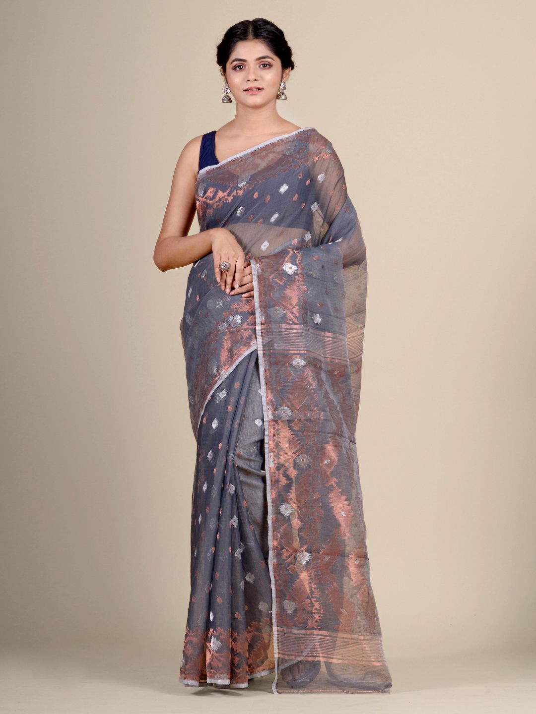 

Charukriti Grey & Pink Woven Design Silk Cotton Jamdani Saree