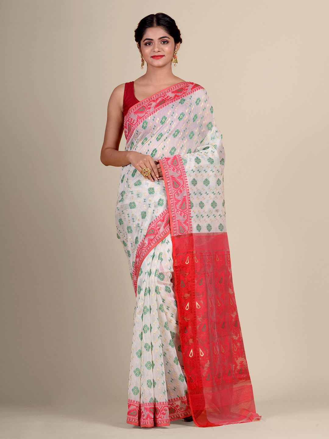 

Charukriti Off White & Red Woven Design Silk Cotton Jamdani Saree