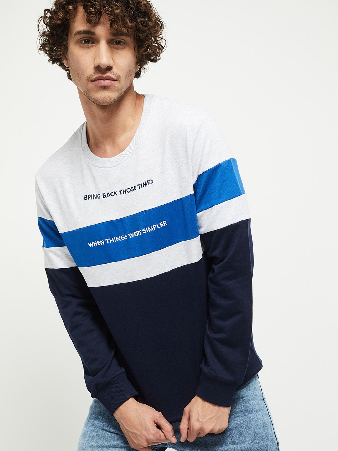 

max Men White & Navy Blue Colourblocked Pure Cotton Sweatshirt