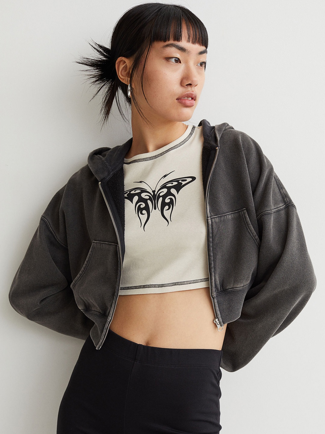 

H&M Women Black Solid Cropped Zip-Through Hoodie