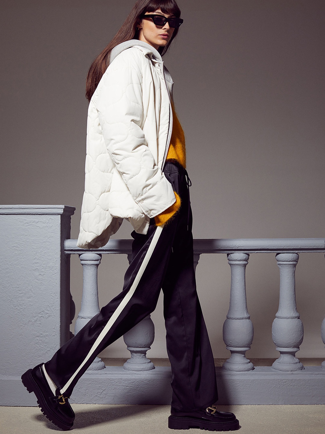 

H&M Women Black & White Pull-On Side-Striped Trousers