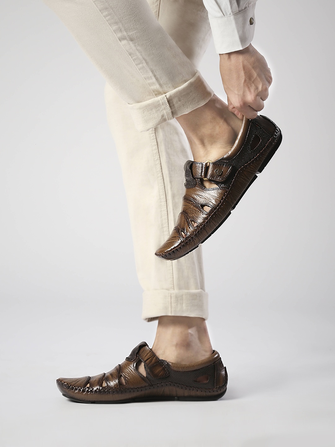 

Buckaroo Men Tan Brown Perforated Leather Shoe-Style Sandals with Cut-Out