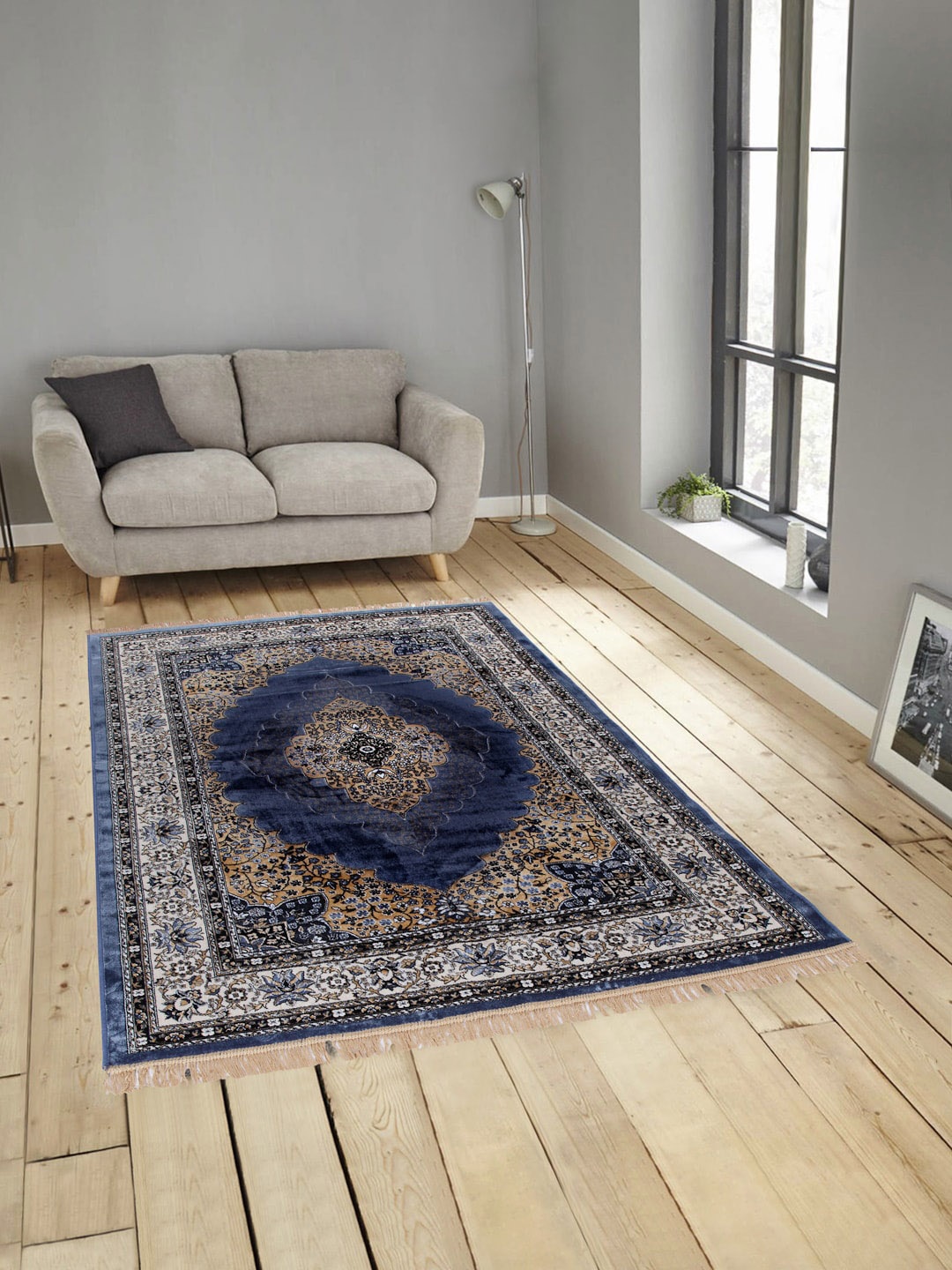 

Arrabi Blue & White Ethnic Motifs Printed Shaggy Carpet
