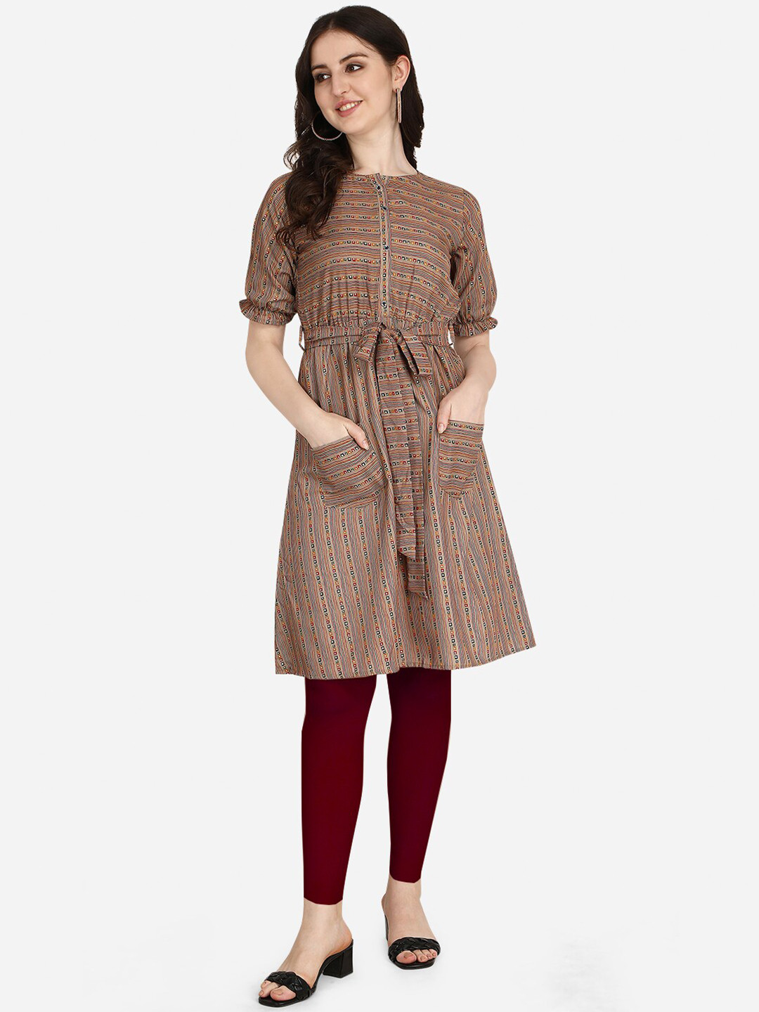 

OM SAI LATEST CREATION Women Beige & Black Geometric Printed Round Neck Anarkali Kurti