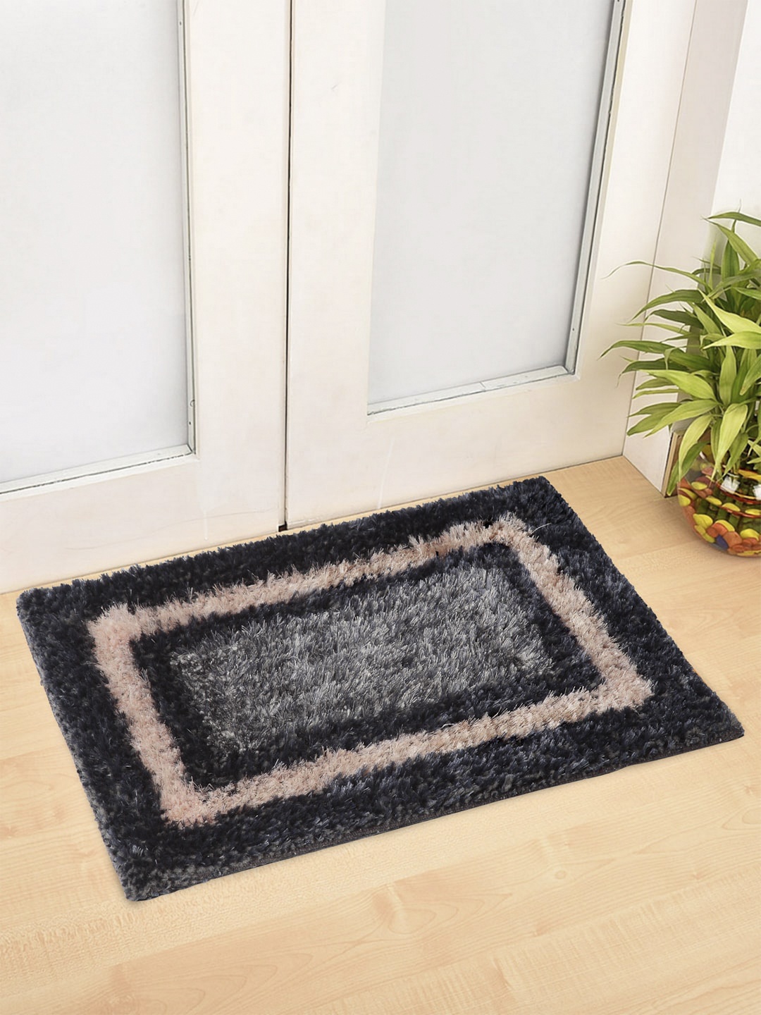 Arrabi Set Of 2 Grey & Beige Geometric Synthetic Floor Mats