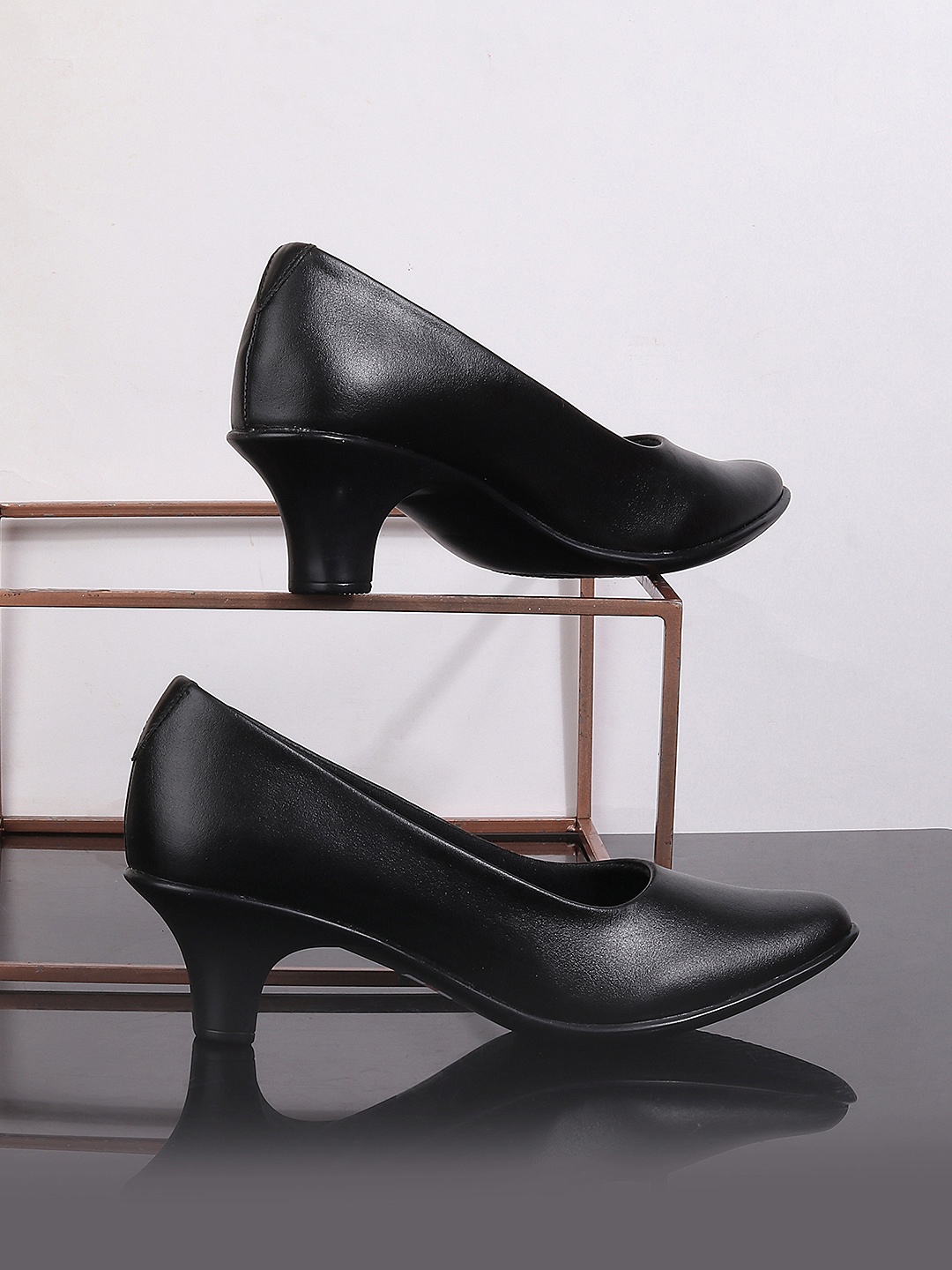 

Metro Women Black Kitten Pumps