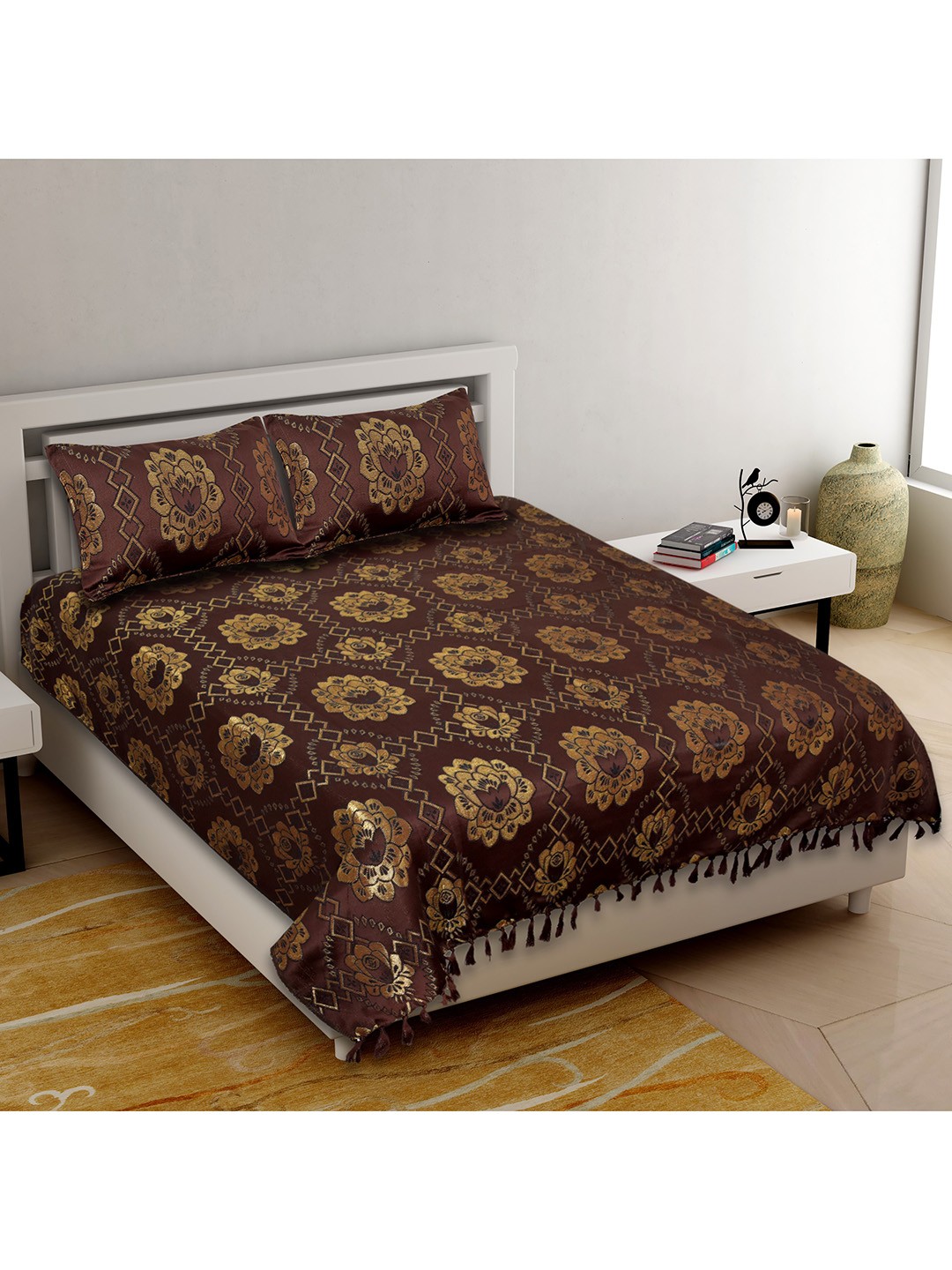 

Varde Brown & Gold Coloured Woven Design Double King Size Bedcover With 2 Pillow Cover