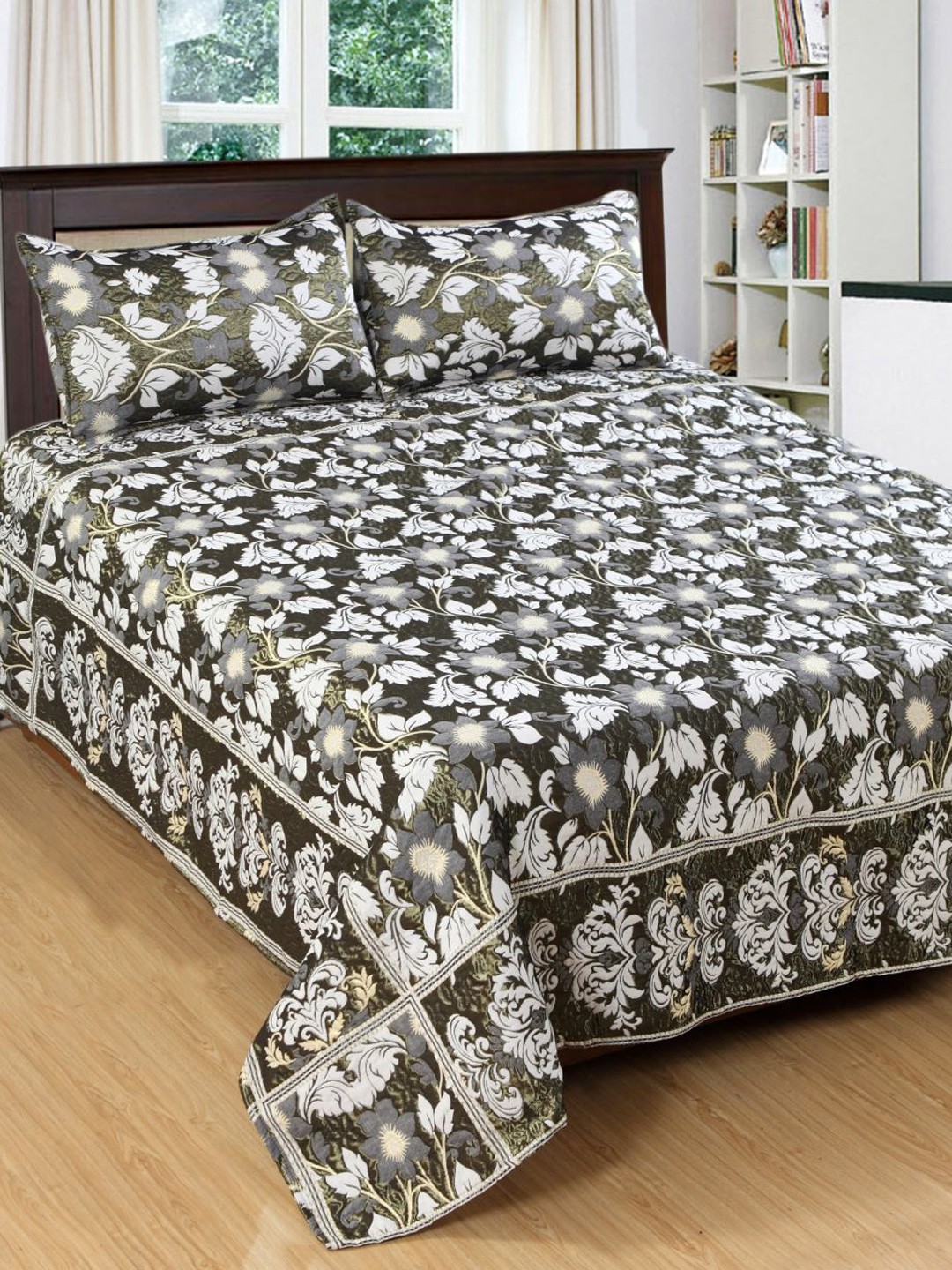 

Varde Grey & White Woven Design Double King Bedcover With 2 Pillow Covers