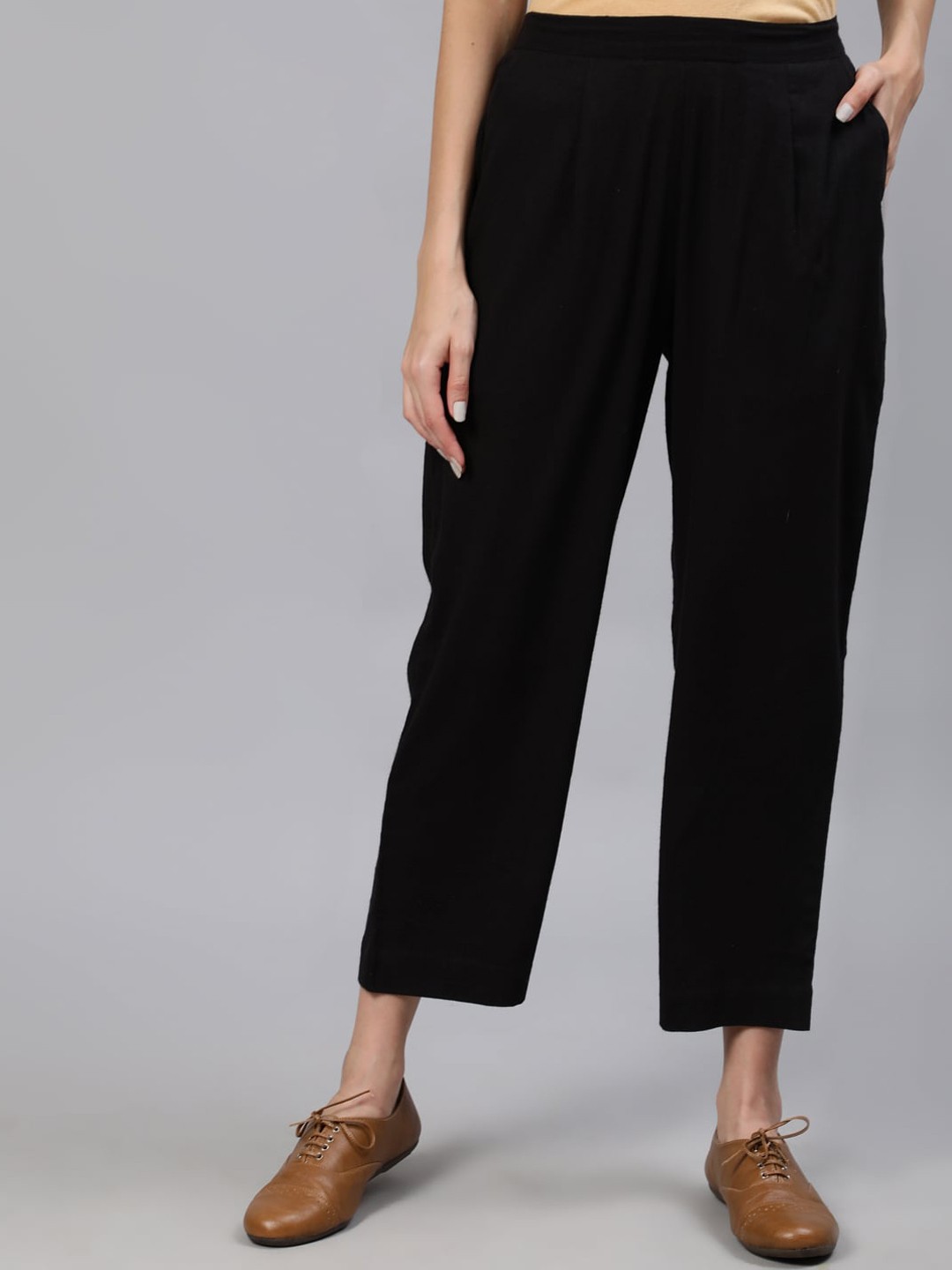 

Anubhutee Women Navy Blue Cropped Regular Trousers