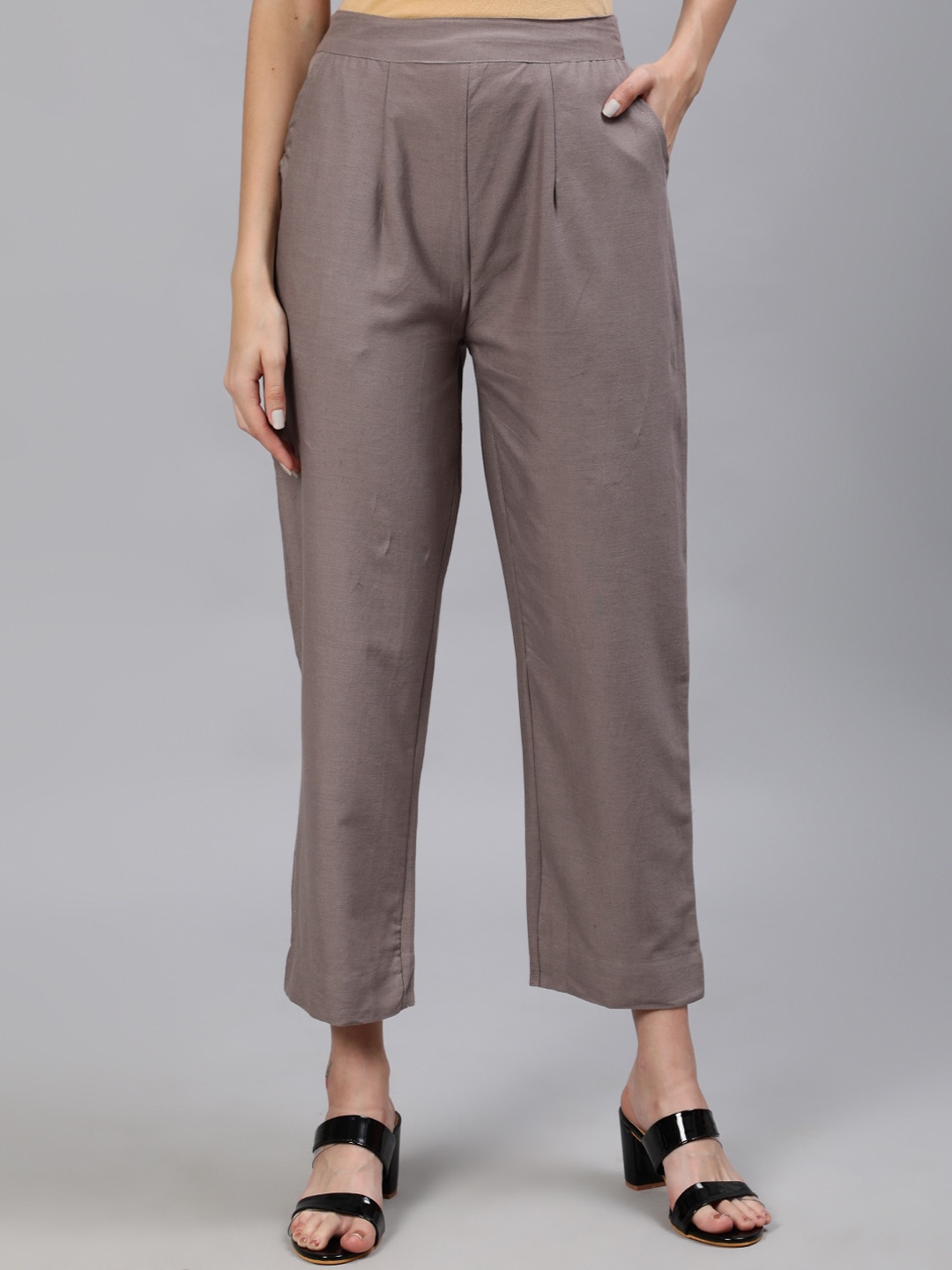 

Anubhutee Women Cropped Trousers, Beige