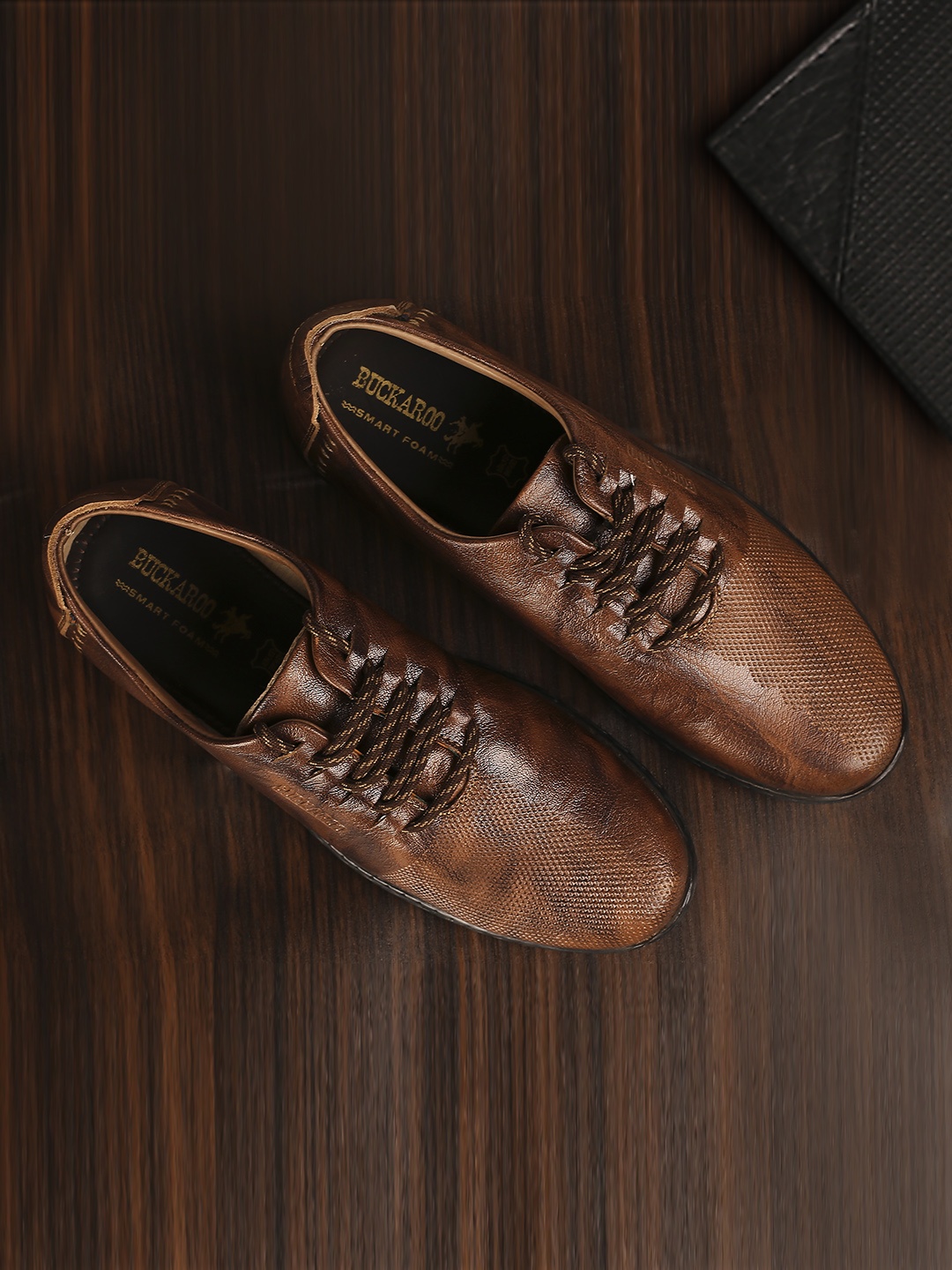 

Buckaroo Men Tan Brown Textured Leather Sneakers