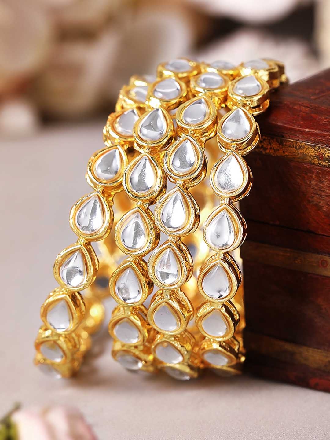 

Anouk Set Of 4 Gold-Plated White Kundan-Studded Handcrafted Bangles