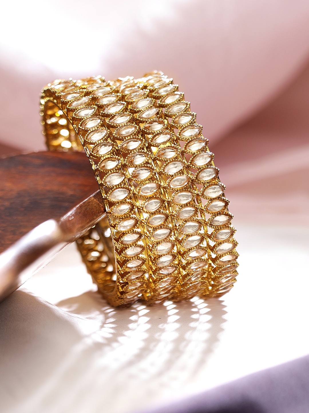 

Anouk Set Of 4 Gold-Plated Beige Kundan-Studded Handcrafted Bangles