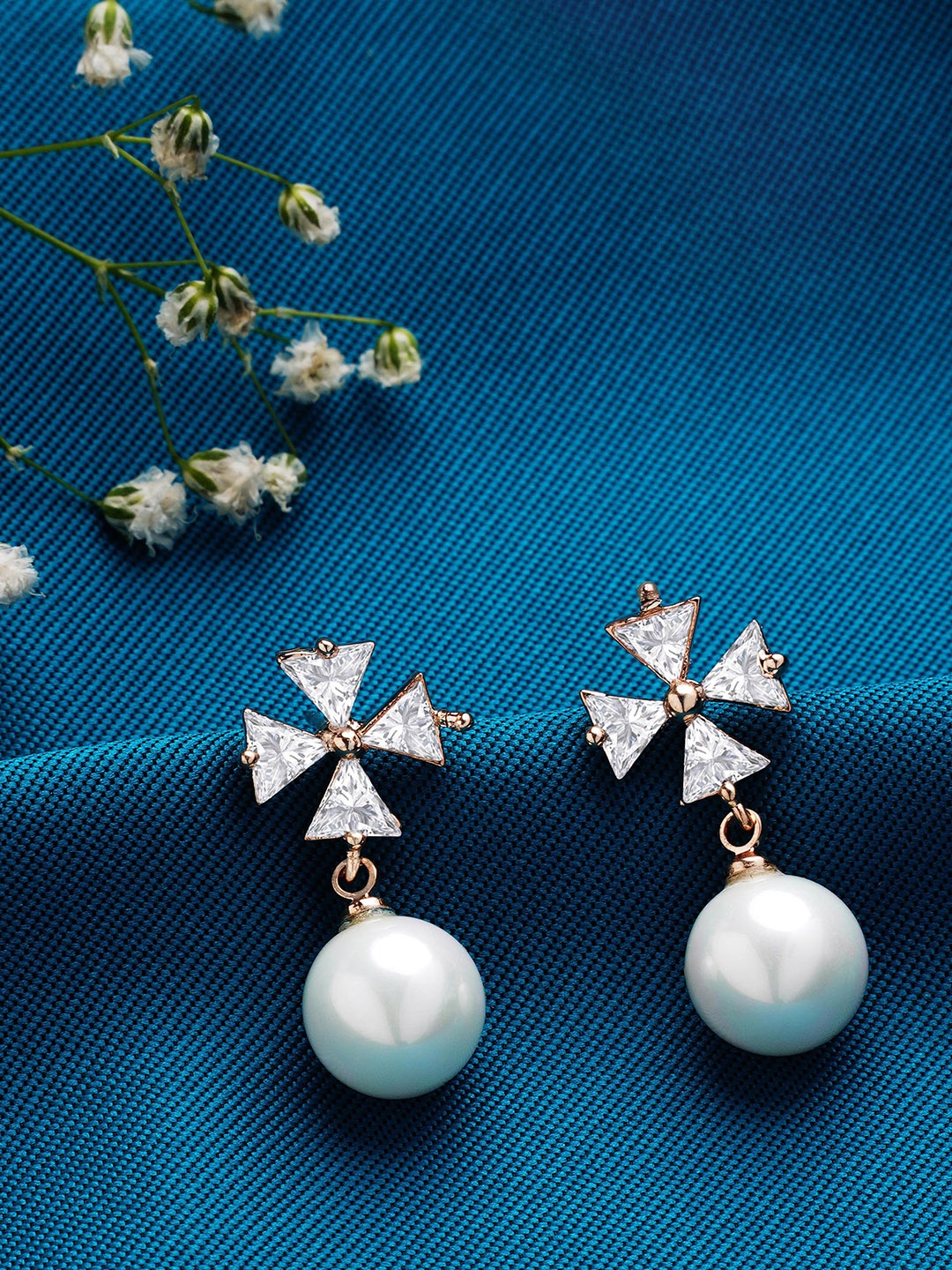 

Ami Rose Gold-Plated Cubic Zirconia-Studded Contemporary Pearl Drop Earring