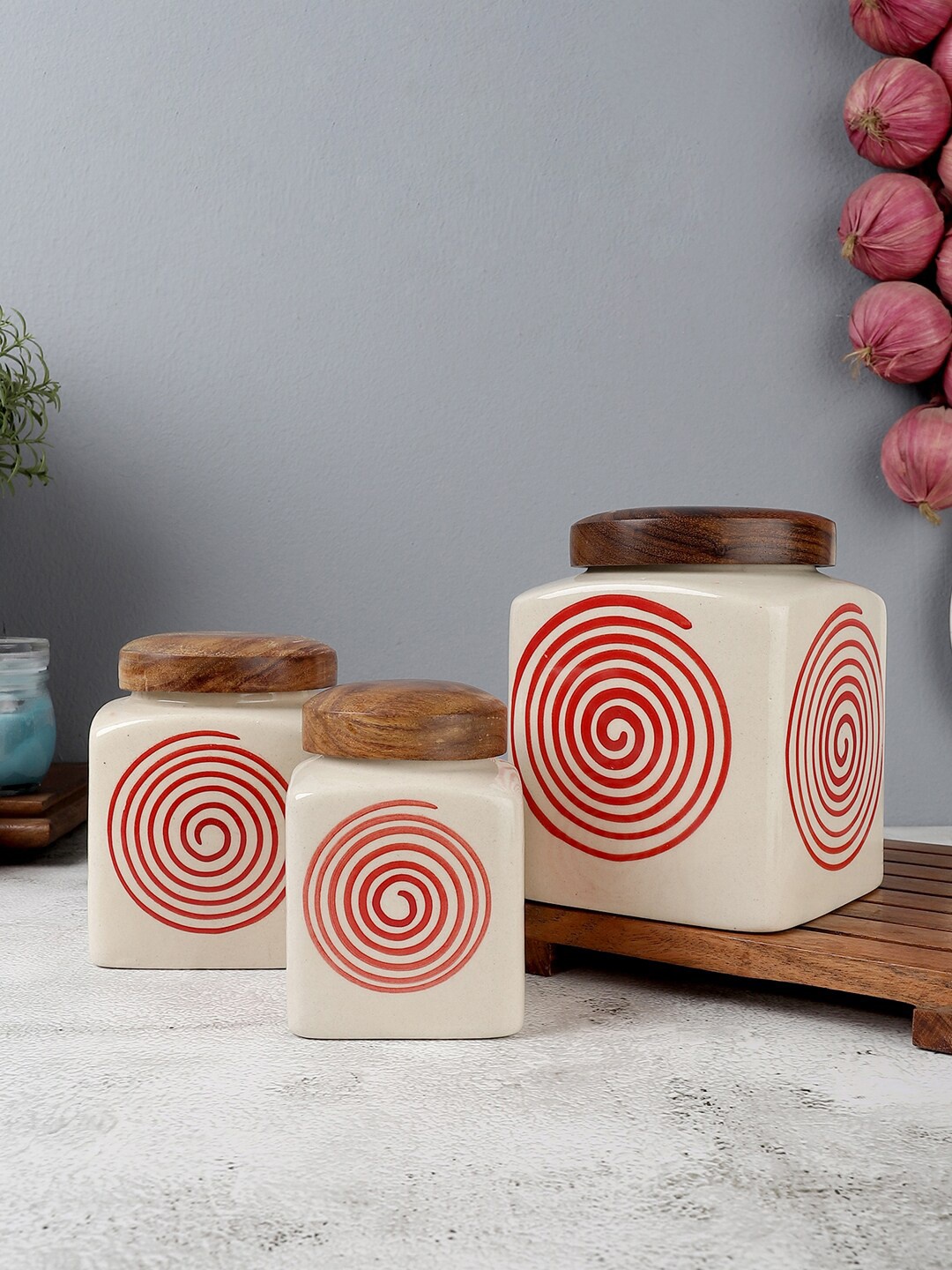 

VarEesha Set of 3 Cream & Red Patterned Handcrafted Ceramic Canister