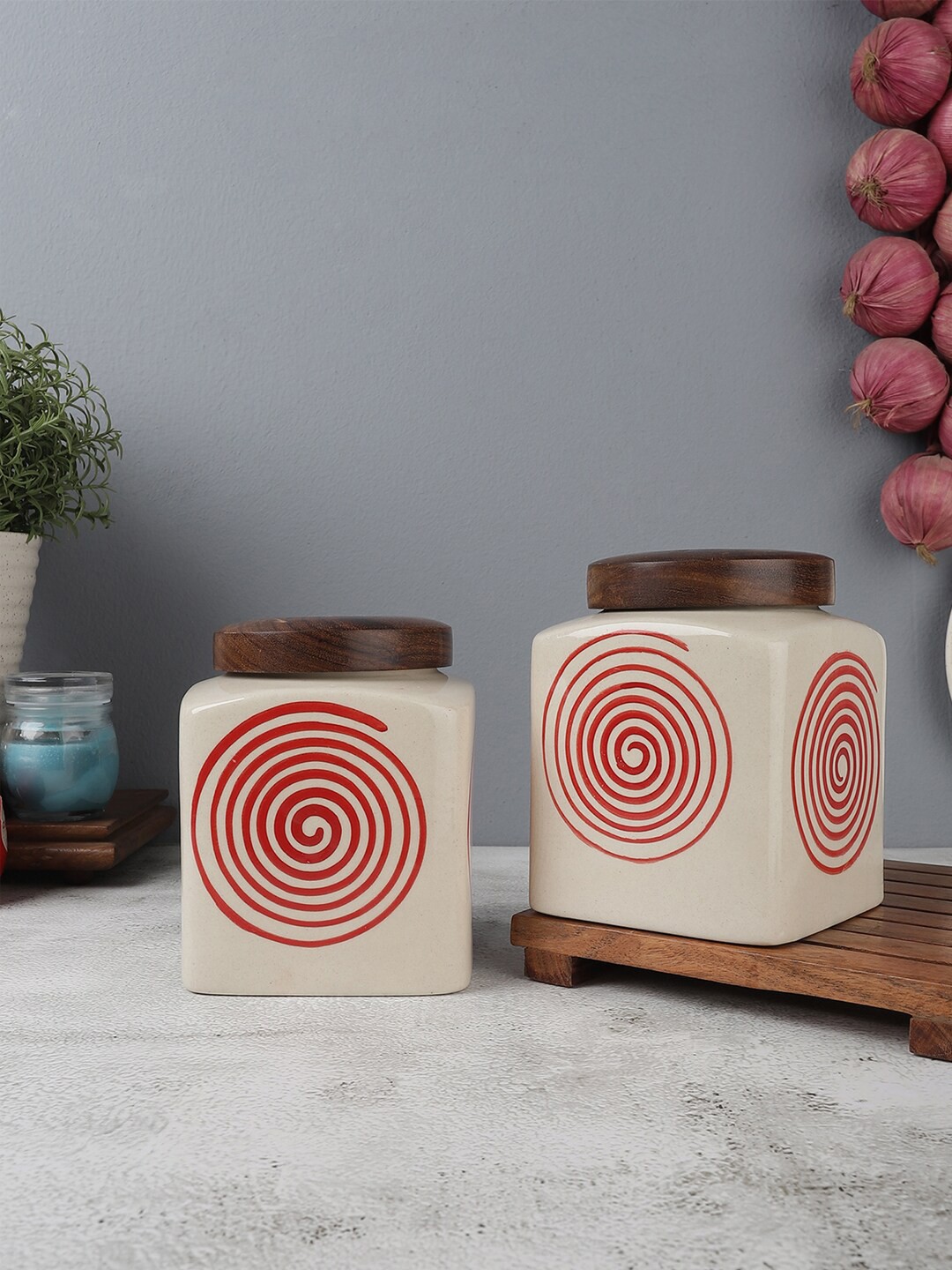 

VarEesha Set Of 2 White & Red Parikrama Spiral Square Jars