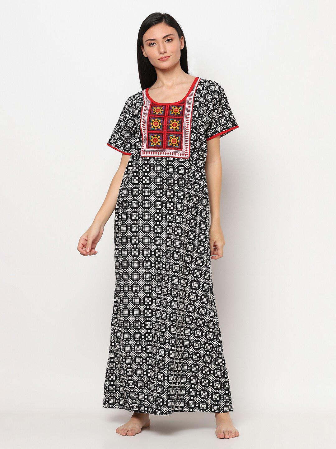 

TRUNDZ Black Printed Maxi Nightdress
